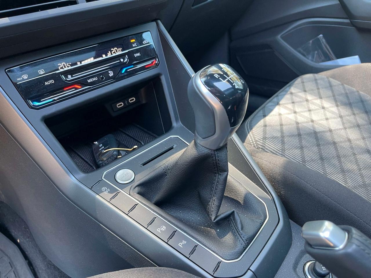 Volkswagen Taigo 1.0 tsi R-Line Plus 115cv TETTINO NEOPATENTATI