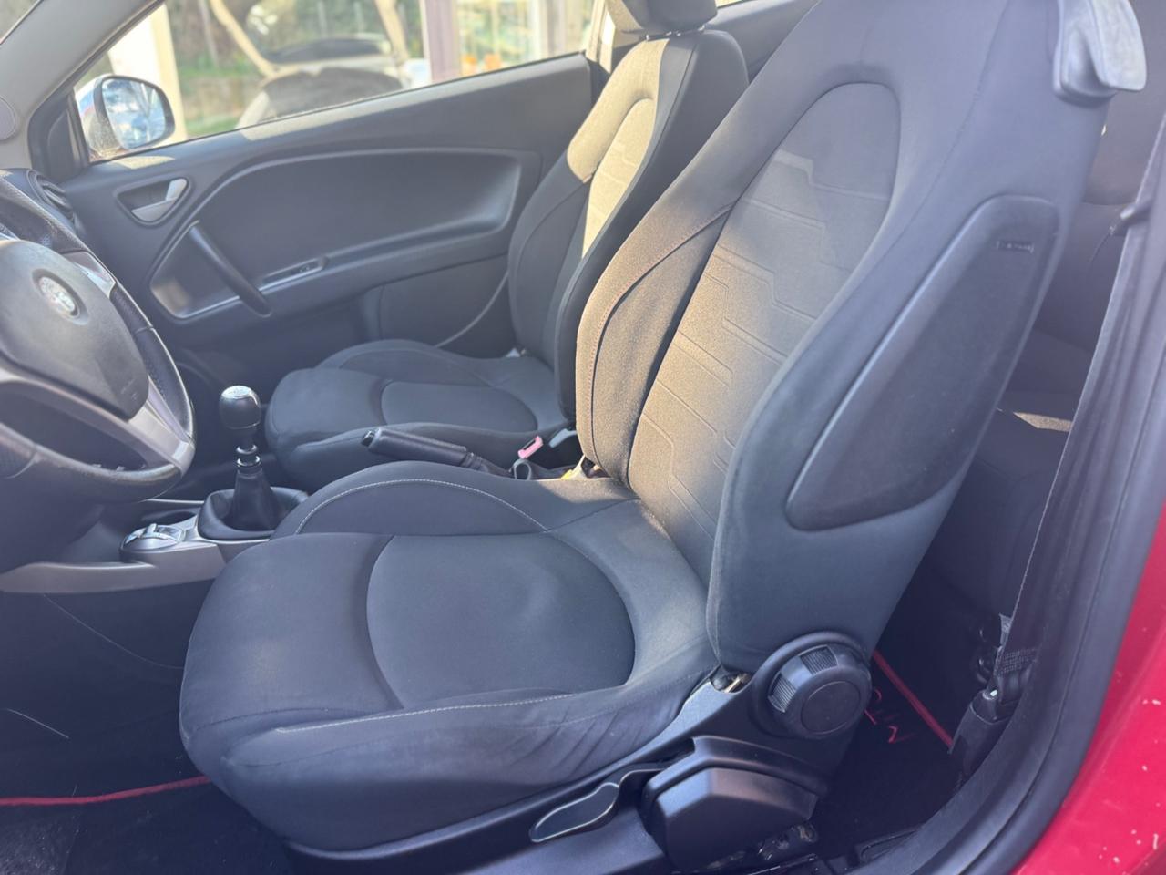 Alfa Romeo MiTo TURBO SeS Distinctive Sport Pack