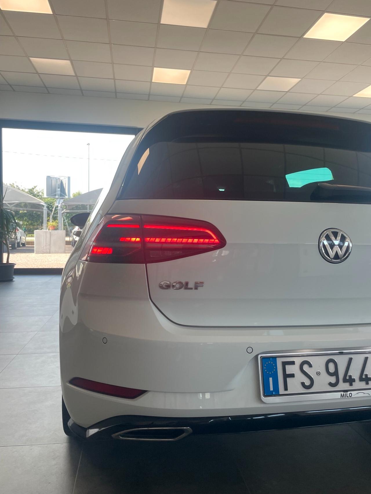 Volkswagen Golf 1.5 TSI 5p. R-Line