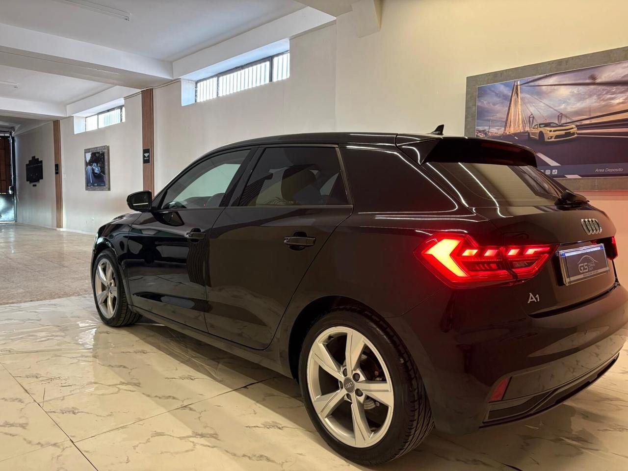 Audi A1 Sportback 30 1.0 TFSI 116cv IDENTITY BLACK