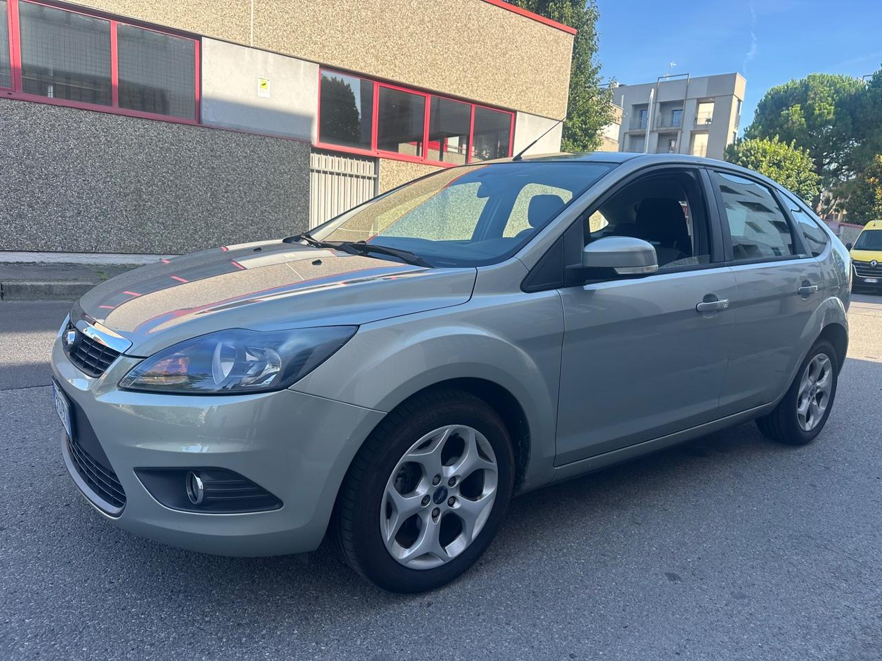 Ford Focus 1.6 (115CV) 5p. Bz.- GPL Ikon