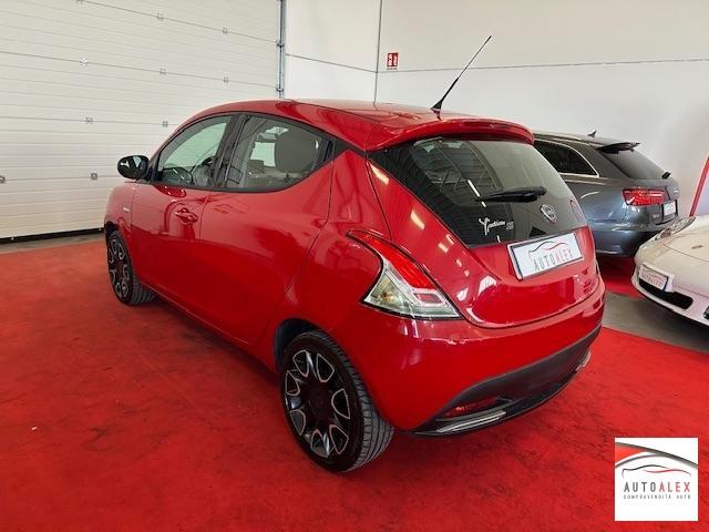 LANCIA - Ypsilon 1.2 8v 5p momo NEOPATENTATI