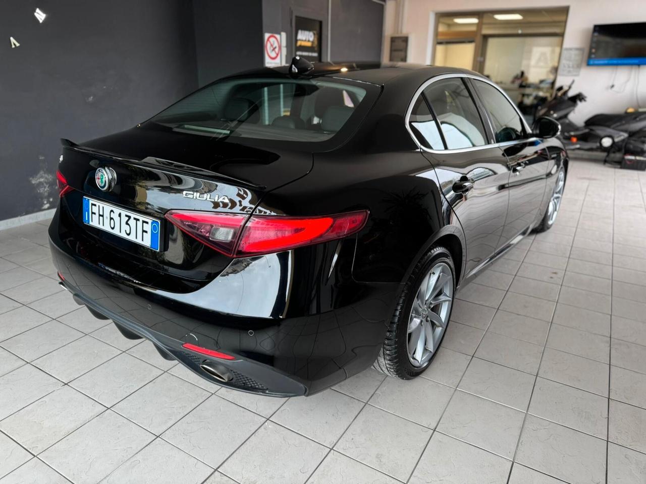 Alfa Romeo Giulia 2.2 Turbodiesel 210 CV AT8 AWD Q4 Veloce