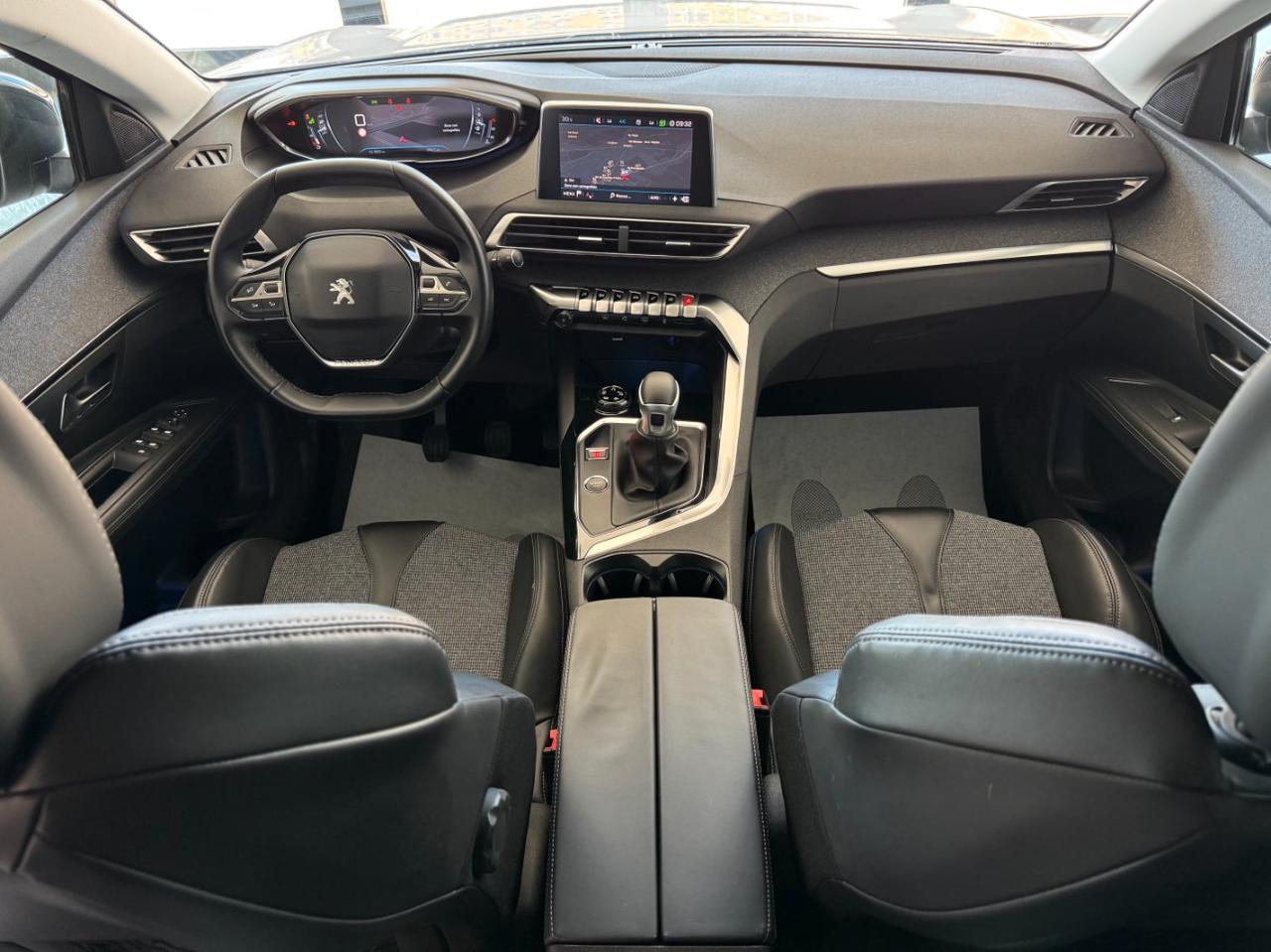 Peugeot 3008 1.6 hdi Allure 120cv Carplay Cockpit Uniprop