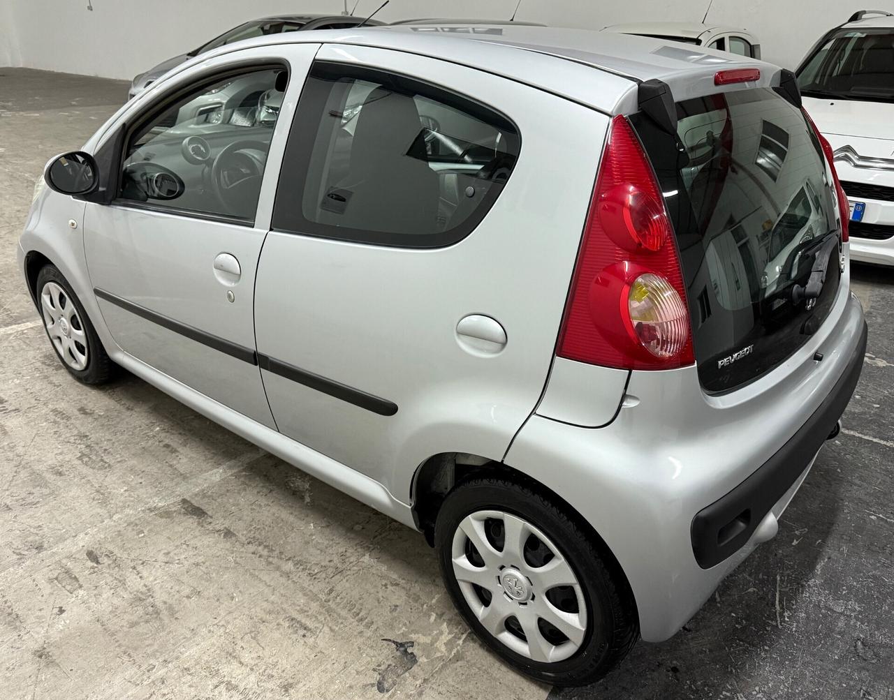 Peugeot 107 1.0 Benzina 68CV 5 porte - 2009