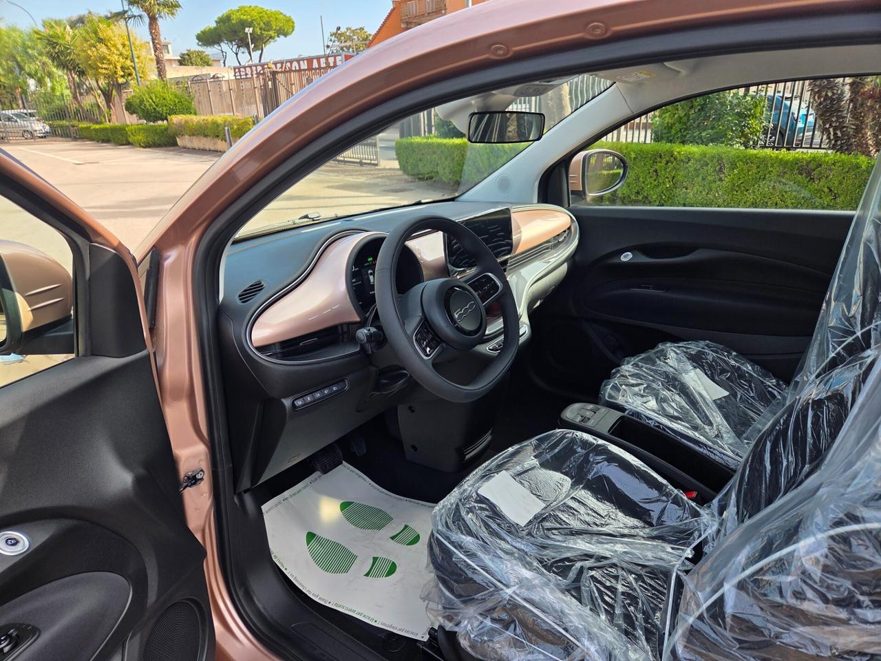 Fiat 500 500e Berlina 23,65 kWh Entry+Pack Tech