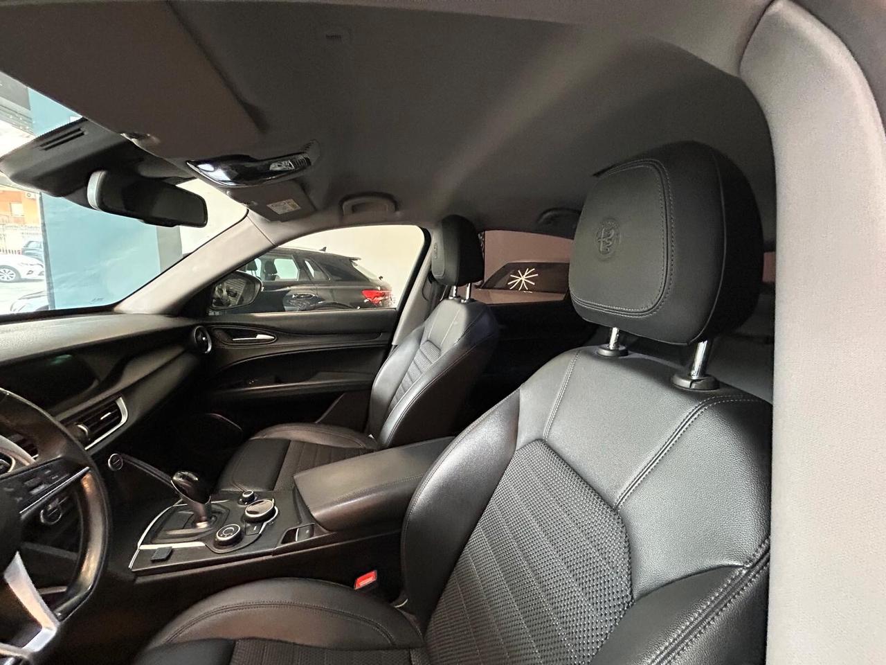 Alfa Romeo Stelvio 2.2 Turbodiesel 180 CV AT8 RWD Super