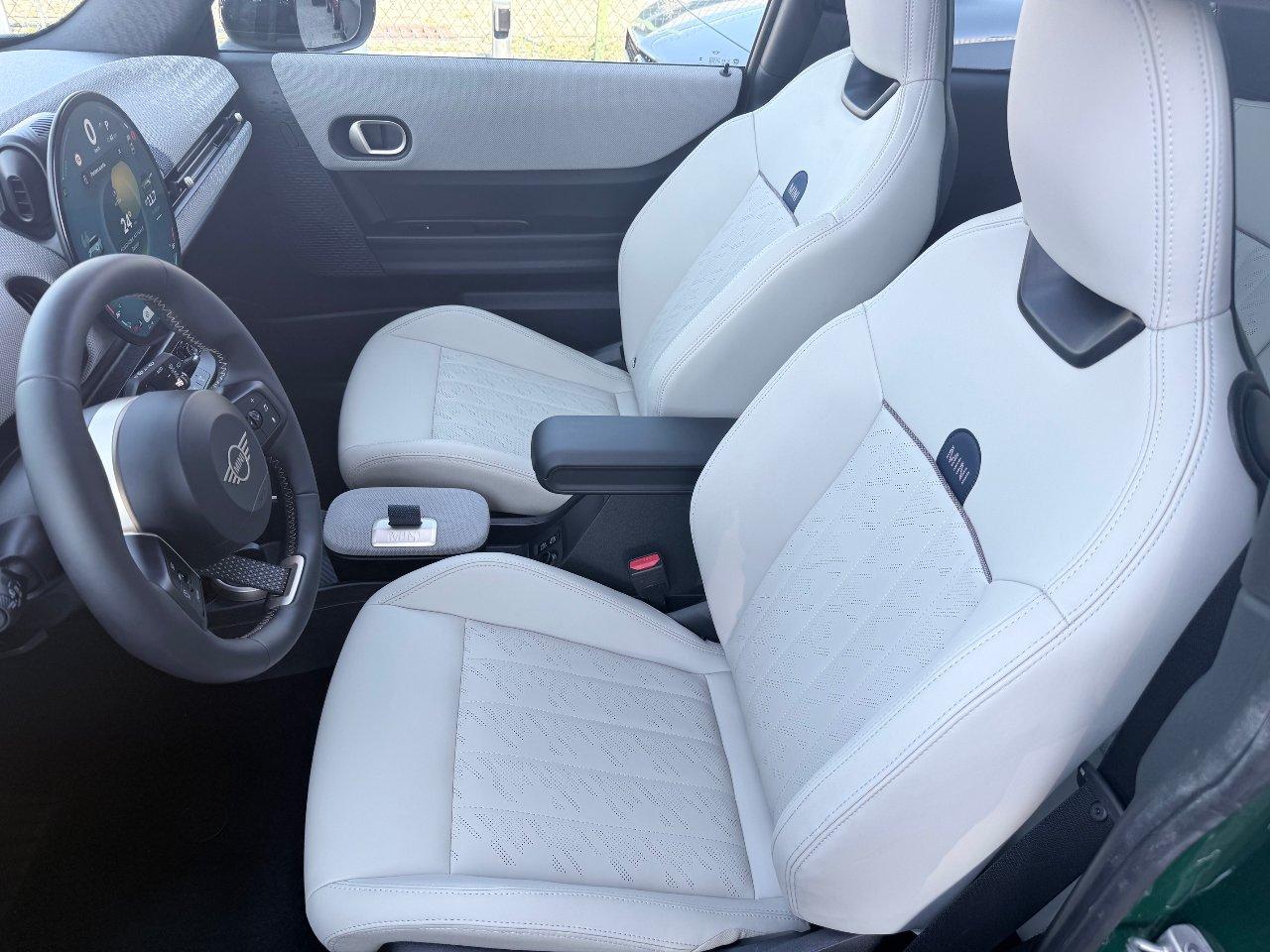 Mini Cooper 3 Porte C Favoured 1.5 Auto