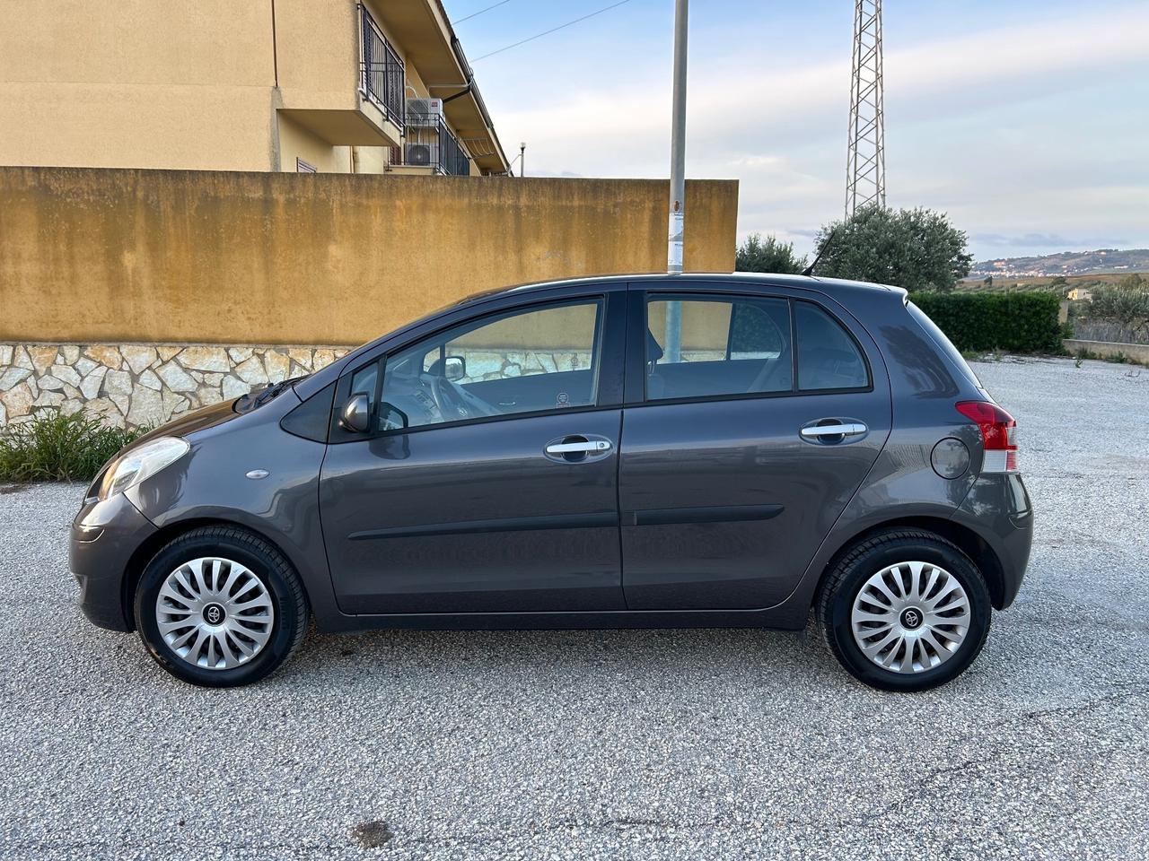 Toyota Yaris 1.3 5 porte Sol