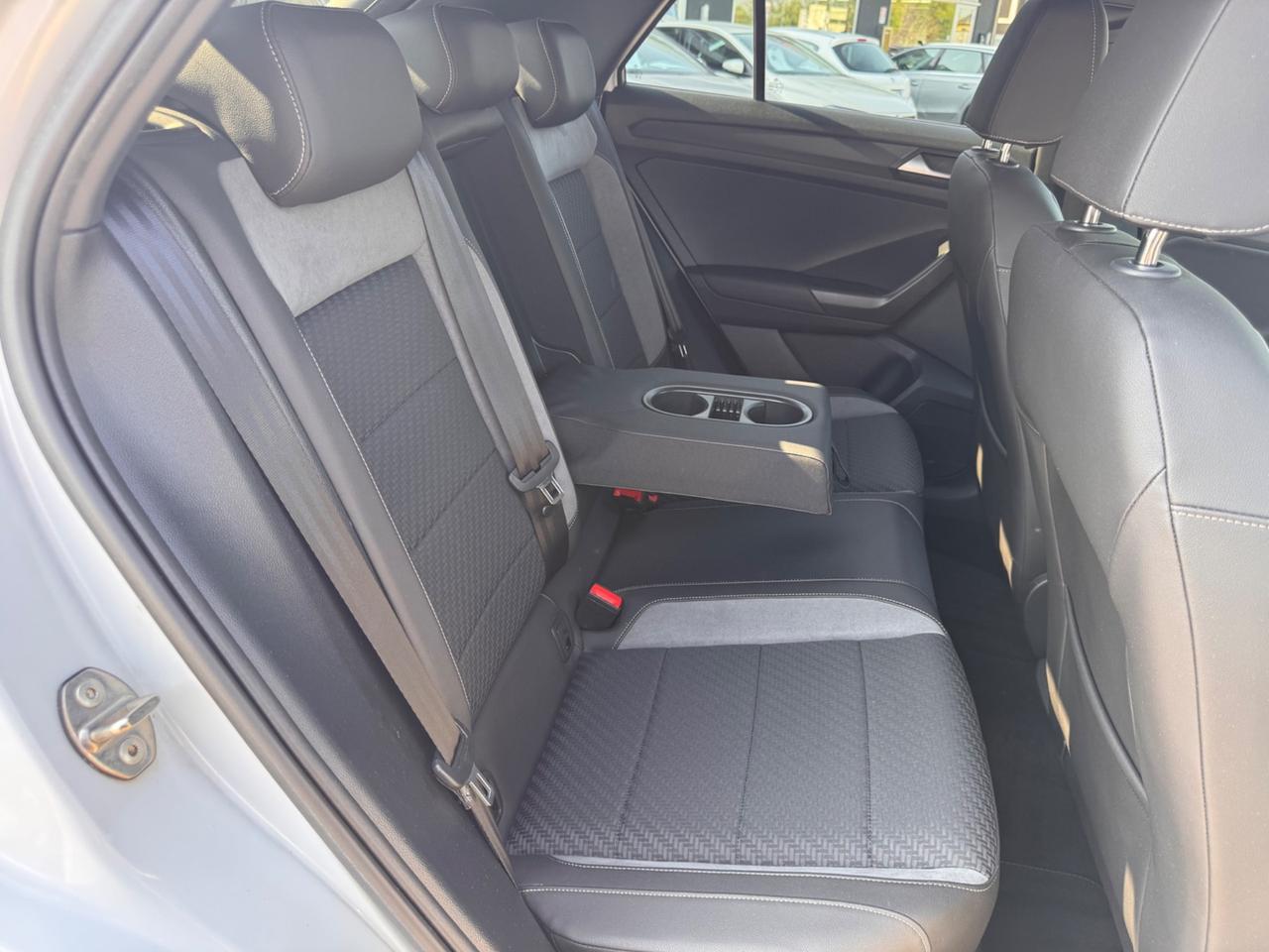 Volkswagen T-Roc R-LINE 2.0 TDI 150 CV FULL SERVICE UNICO PROPRIETARIO