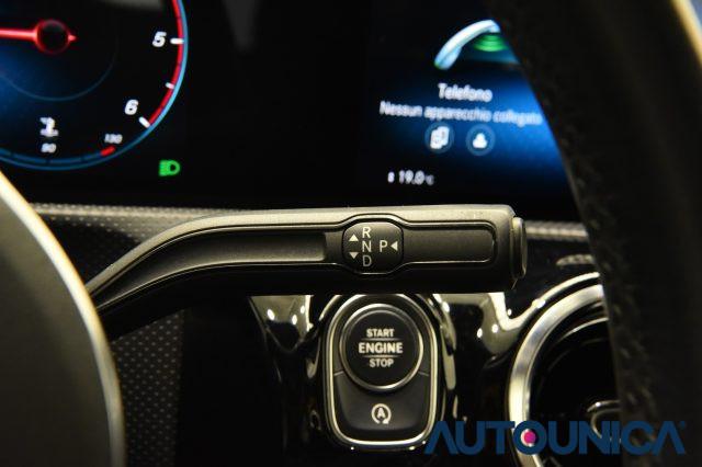 MERCEDES-BENZ A 180 D AUTOMATICA SPORT NAVI LED COCKPIT