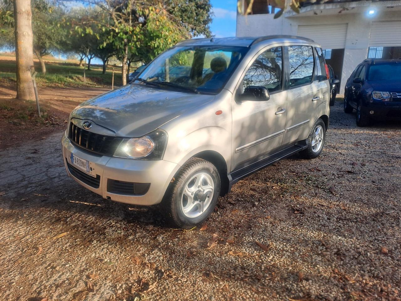 Mahindra Quanto C8 2.2 4x4 N1