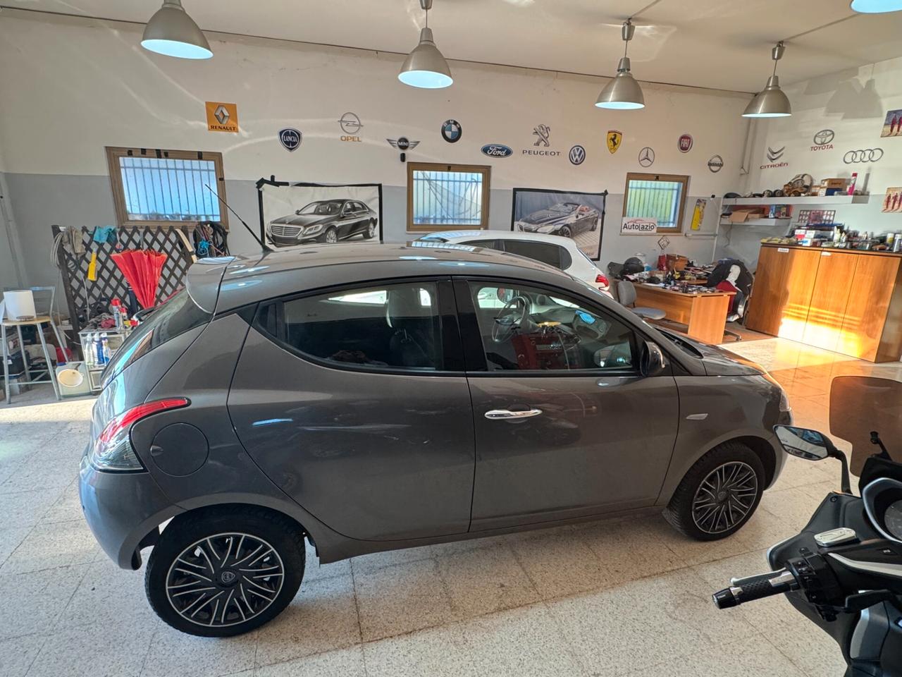 Lancia Ypsilon 1.2 69 CV 5 porte Gold OK NEOPATENTATI