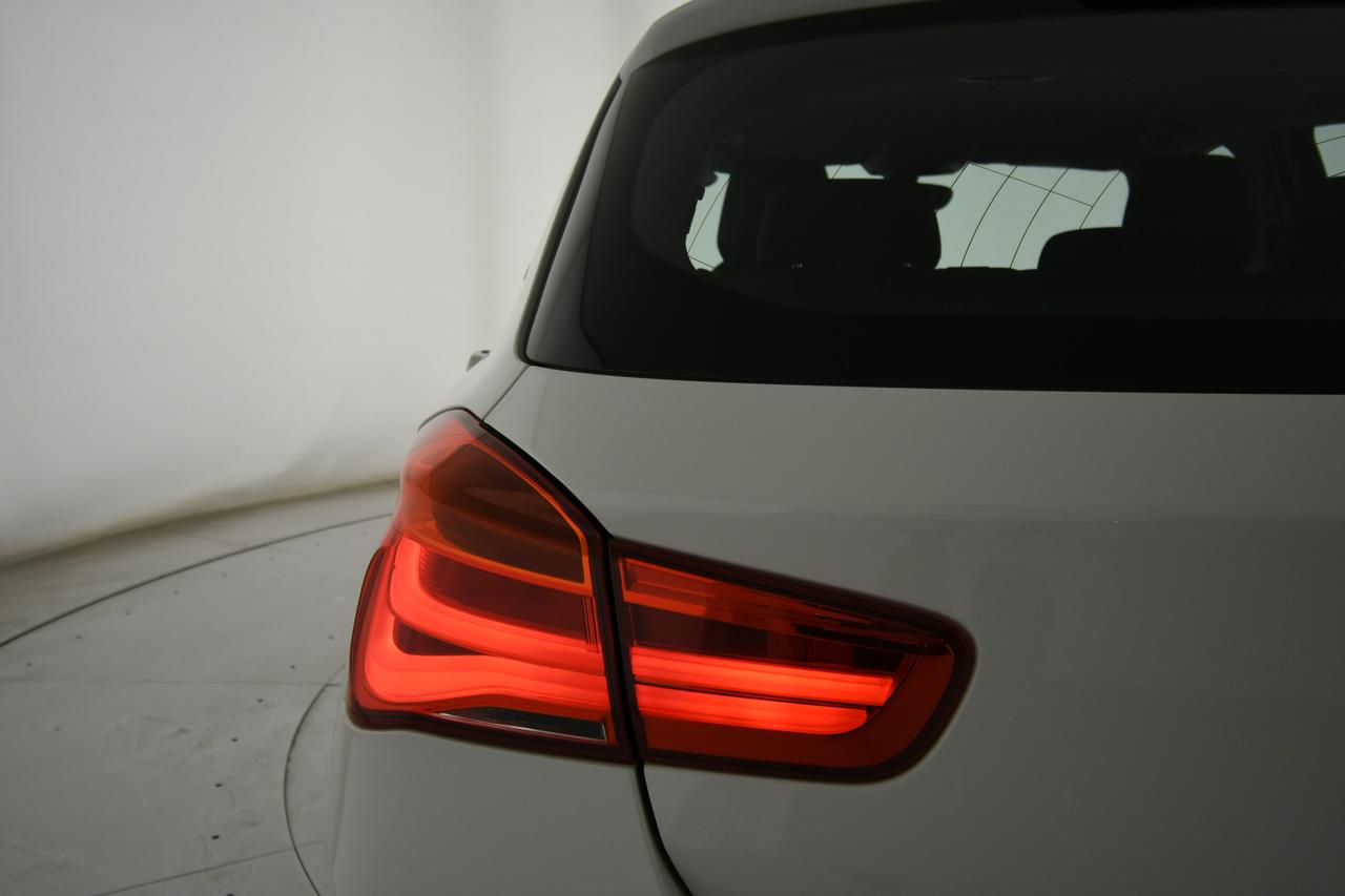BMW 118d Sport 5p auto LED+C17"