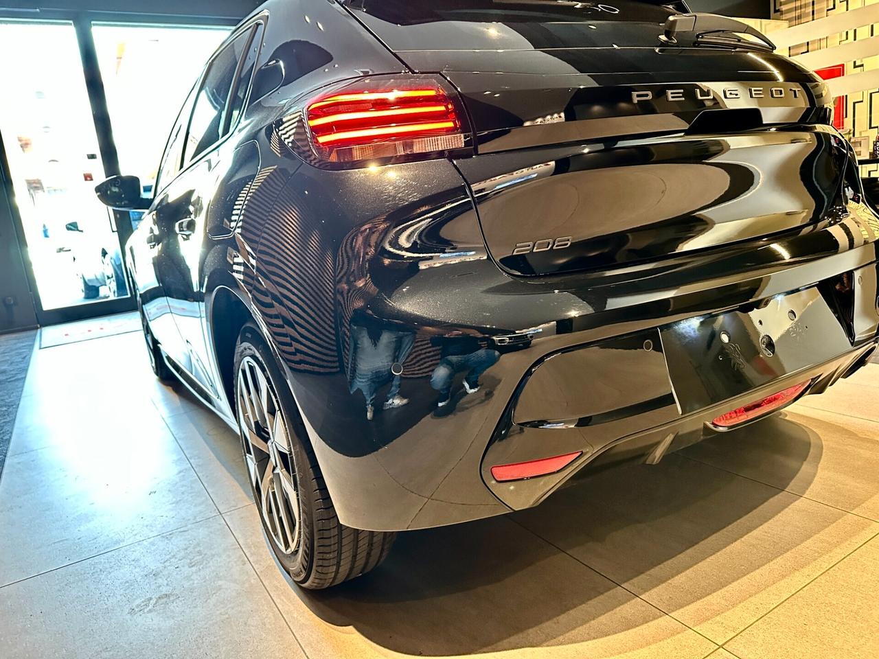 Peugeot 208 Hybrid 110 e-DCS6 Business