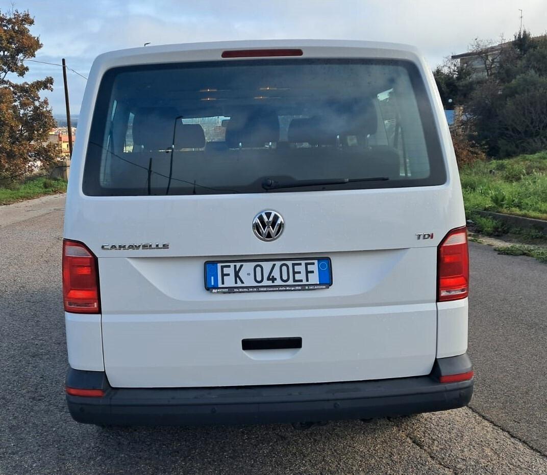 Volkswagen Caravelle 2.0 TDI DSG 9 posti (Iva Esposta)