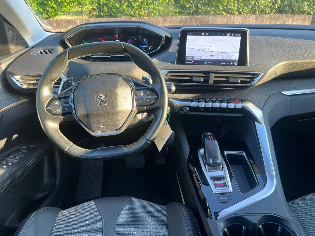 Peugeot 3008 BlueHDi 130 S&S EAT8 Allure