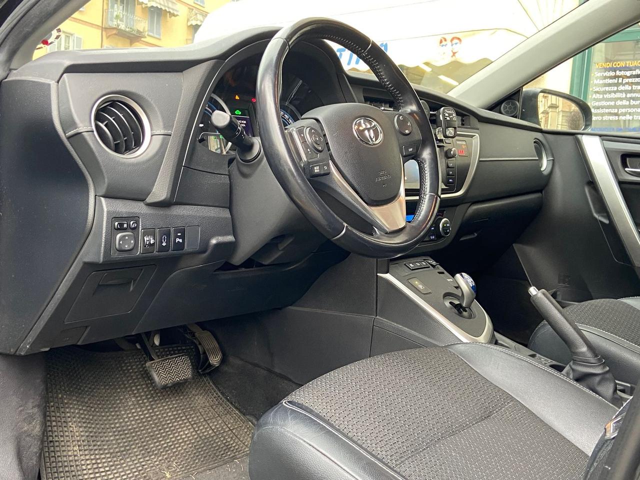 Toyota Auris 1.8 HEV Lounge