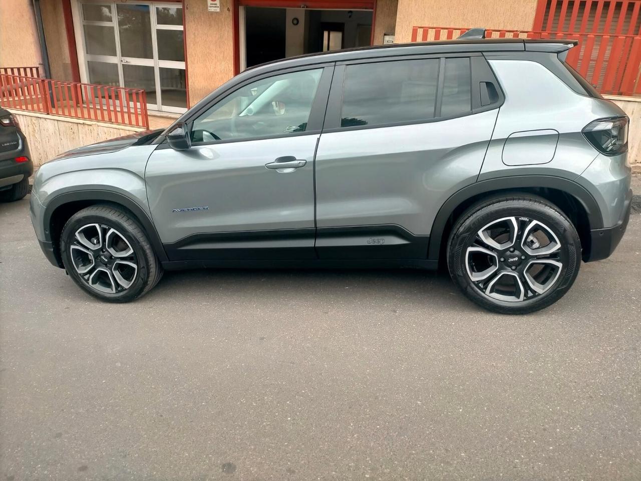 Jeep Avenger 1.2 B/GPL Turbo 100 CV Summit