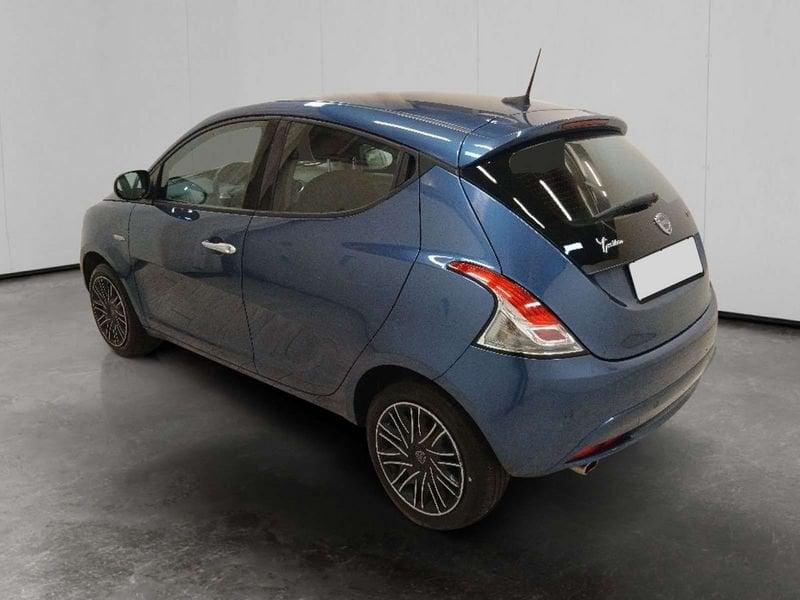 Lancia Ypsilon 1.0 firefly hybrid Gold s&s 70cv