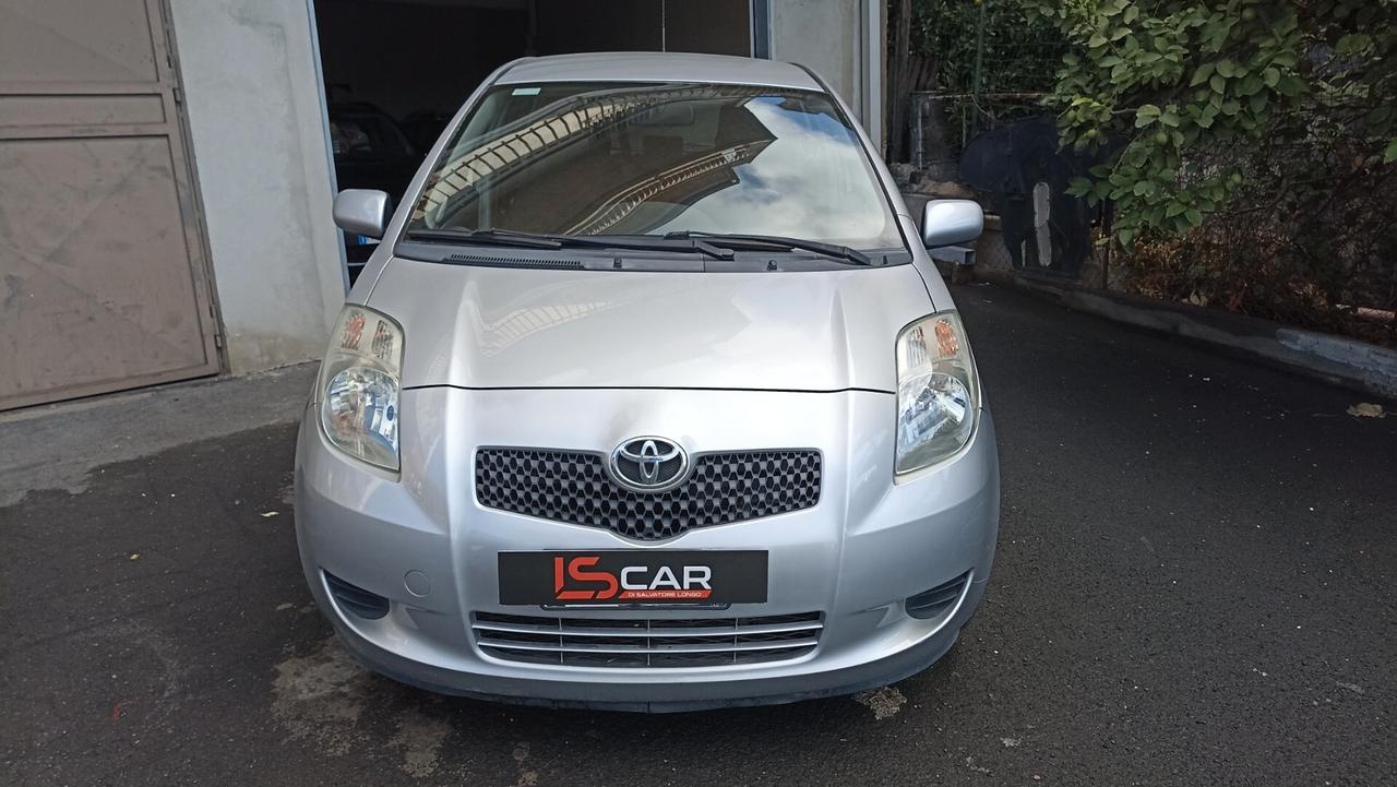 Toyota Yaris 1.4 D-4D 5 porte M-MT Sol automatica