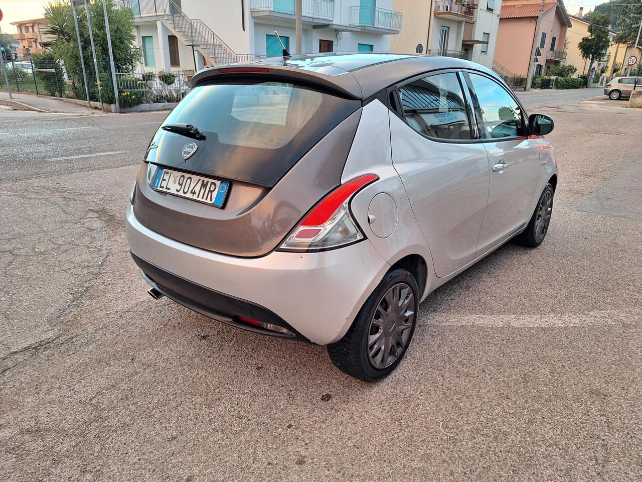 Lancia Ypsilon 1.3 MJT 16V 95 CV 5 porte S&S Platinum NEOPATENTATI CATTENA NUOVA E5B