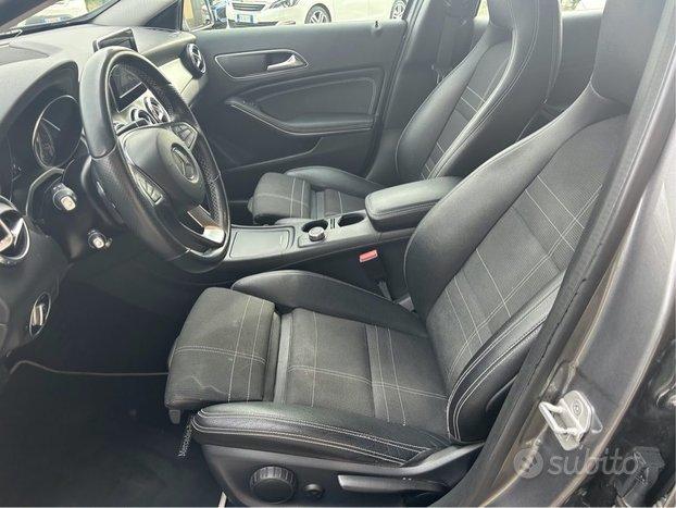 MERCEDES-BENZ GLA 200 d Automatic 4Matic Premium