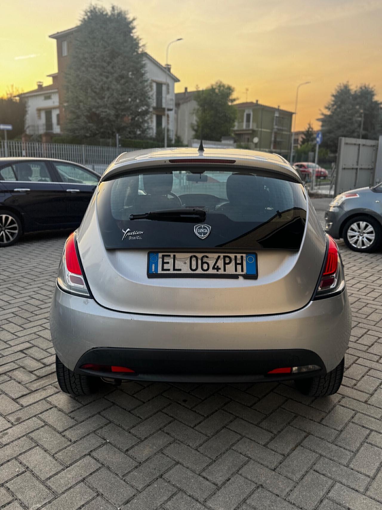 Lancia Ypsilon 1.2 69 CV 5 porte GPL Ecochic Platinum