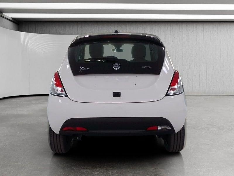 Lancia Ypsilon 1.0 firefly hybrid Gold s&s 70cv