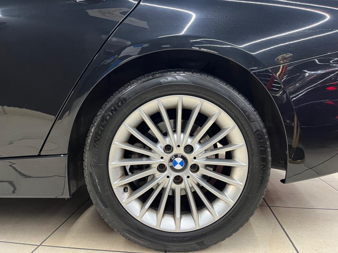 Bmw 318d Luxury Auto 143CV