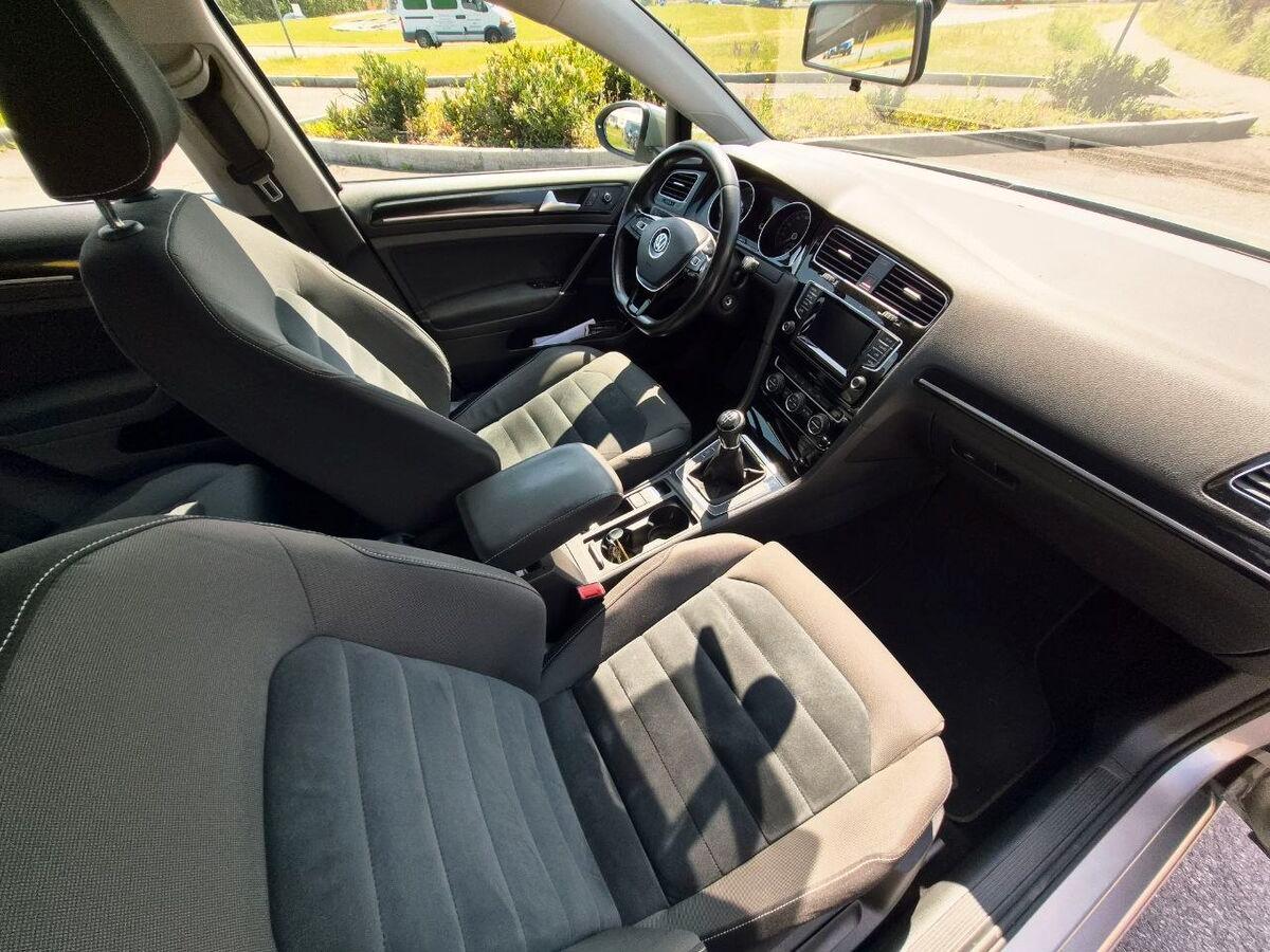 Volkswagen Golf 1.6 tdi Highline 5p