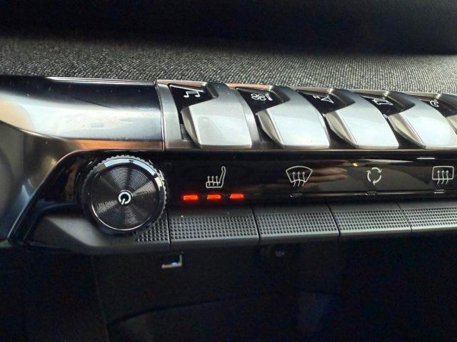 PEUGEOT 3008 BlueHDi 130 S&S EAT8 Allure Pack NAVI - LED - 18