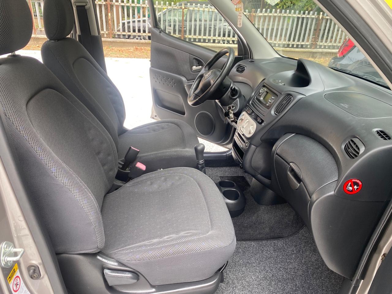 Toyota Yaris Verso 1.3i 16V cat Sol '03 NEOPATENTATI!!!