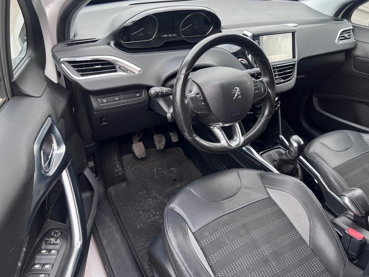 Peugeot 2008 1.6 e-hdi 92cv 8v Allure NAVI/PELLE/17; PERFETTA!
