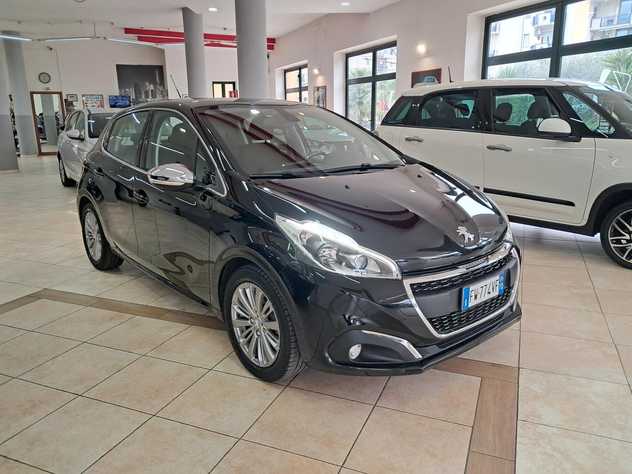 Peugeot 208 PureTech 82 5 porte Allure