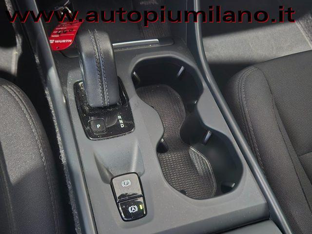 VOLVO XC40 T3 Momentum Core