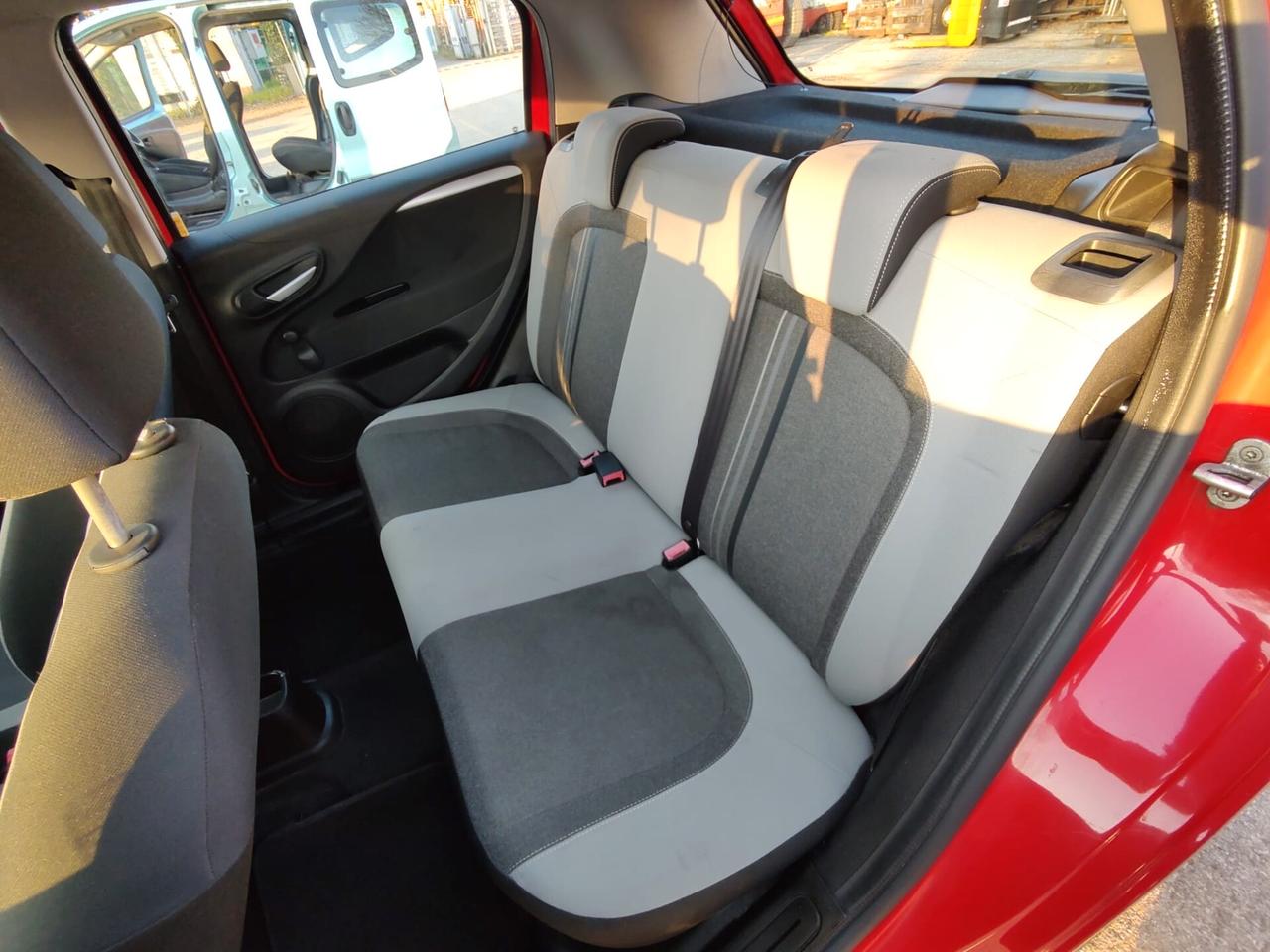 Fiat Punto 1.2 8V 5 porte Easy, EURO 5B, LEGGERMENTE GRANDINATA, OK NEOPATENTATI, GARANZIA L.12 MESI