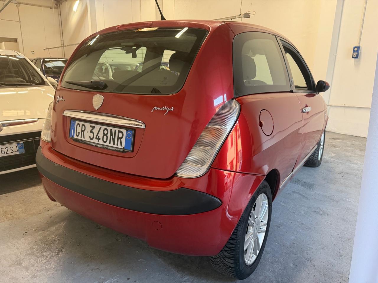 Lancia Ypsilon 1.3 MJT 75 CV Argento