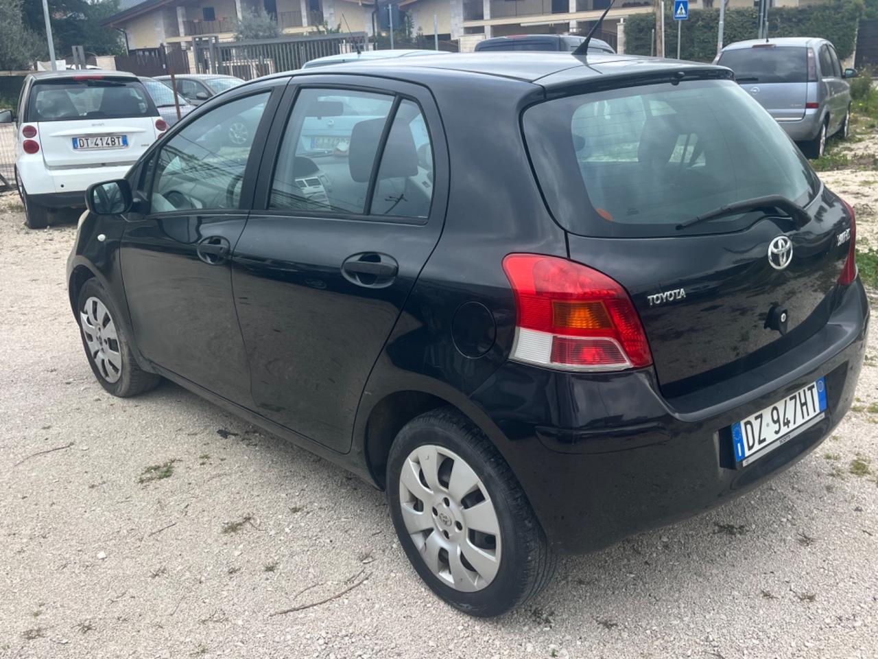 Toyota Aygo Yaris 1.0 12V VVT-i 5 porte Now