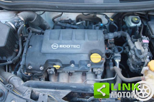 OPEL Corsa 1.2 3 porte b-color NEOPATENTATI