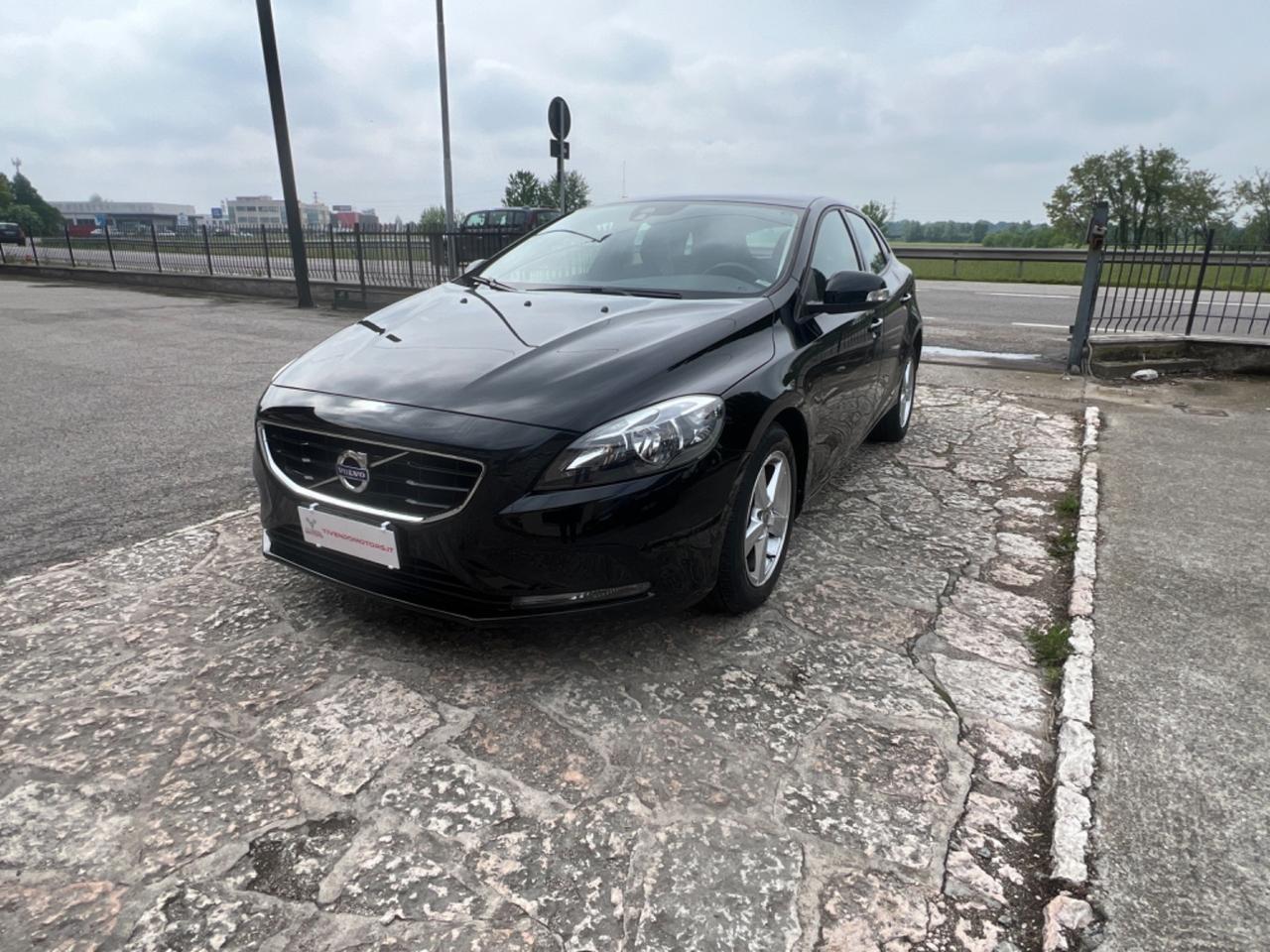 Volvo V40 D2 Momentum 2.0 120cv