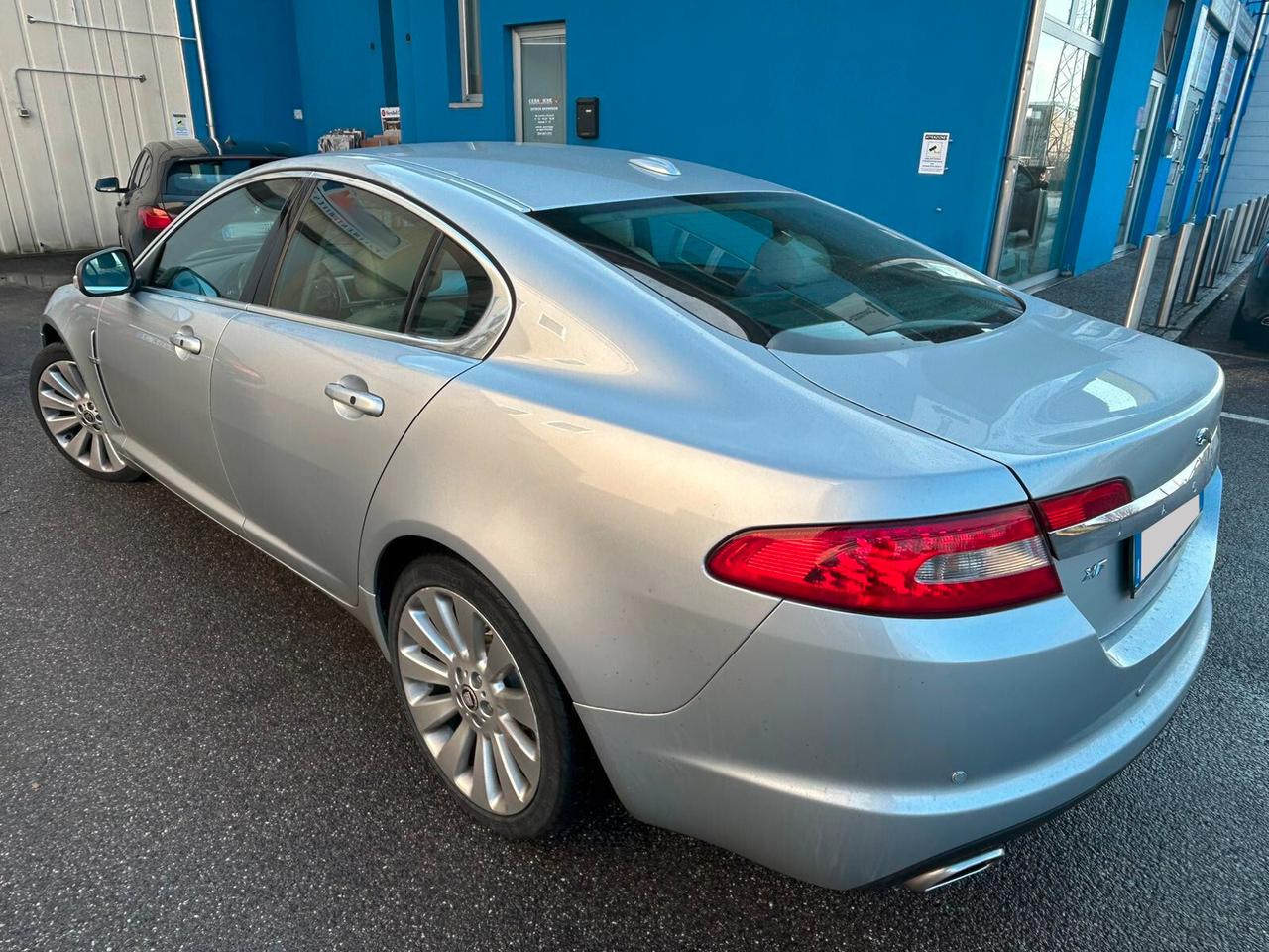 Jaguar XF 2.7d Luxury auto