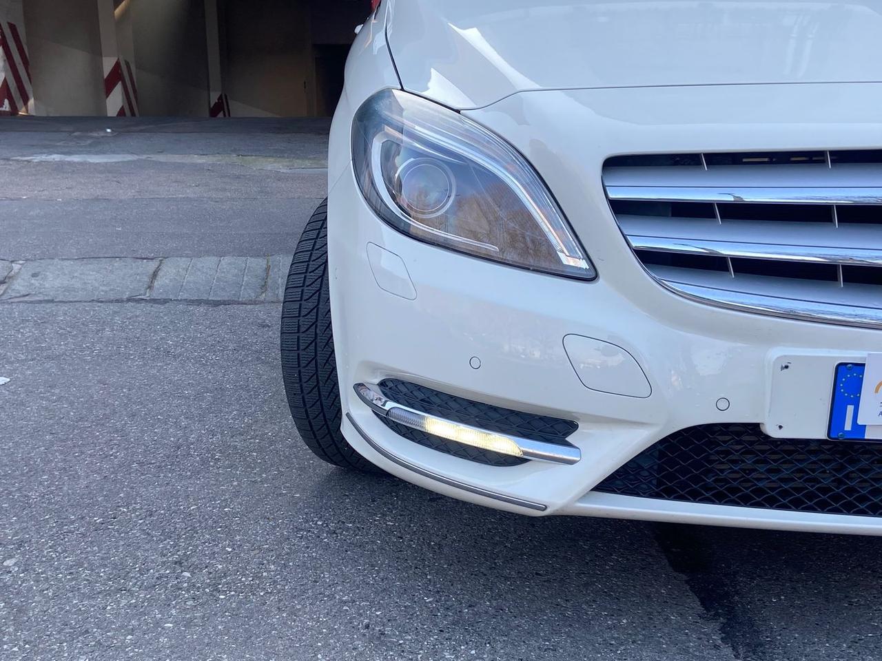 Mercedes-Benz B 180 Premium B 180 BlueEFFICI #9472