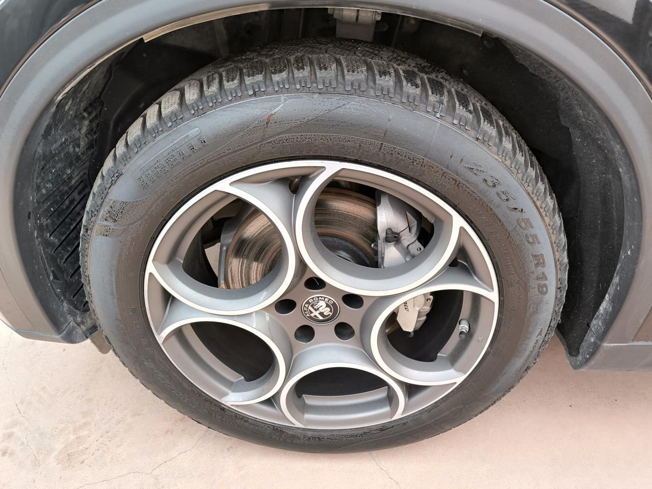 Alfa Romeo Stelvio 2.2 Turbodiesel 160 CV AT8 RWD Sprint