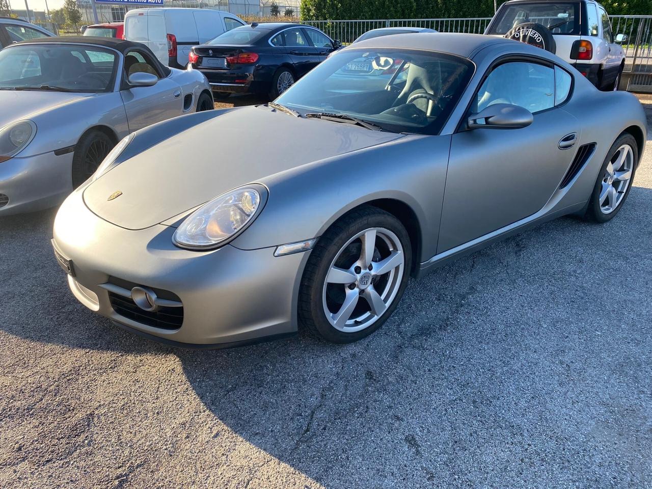 Porsche Cayman 2.7