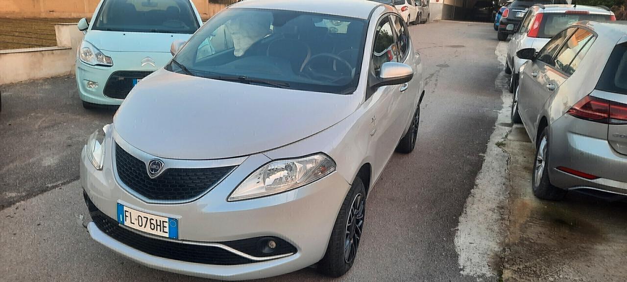 Lancia Ypsilon 0.9 TwinAir 85 CV 5 porte Metano Ecochic Mya
