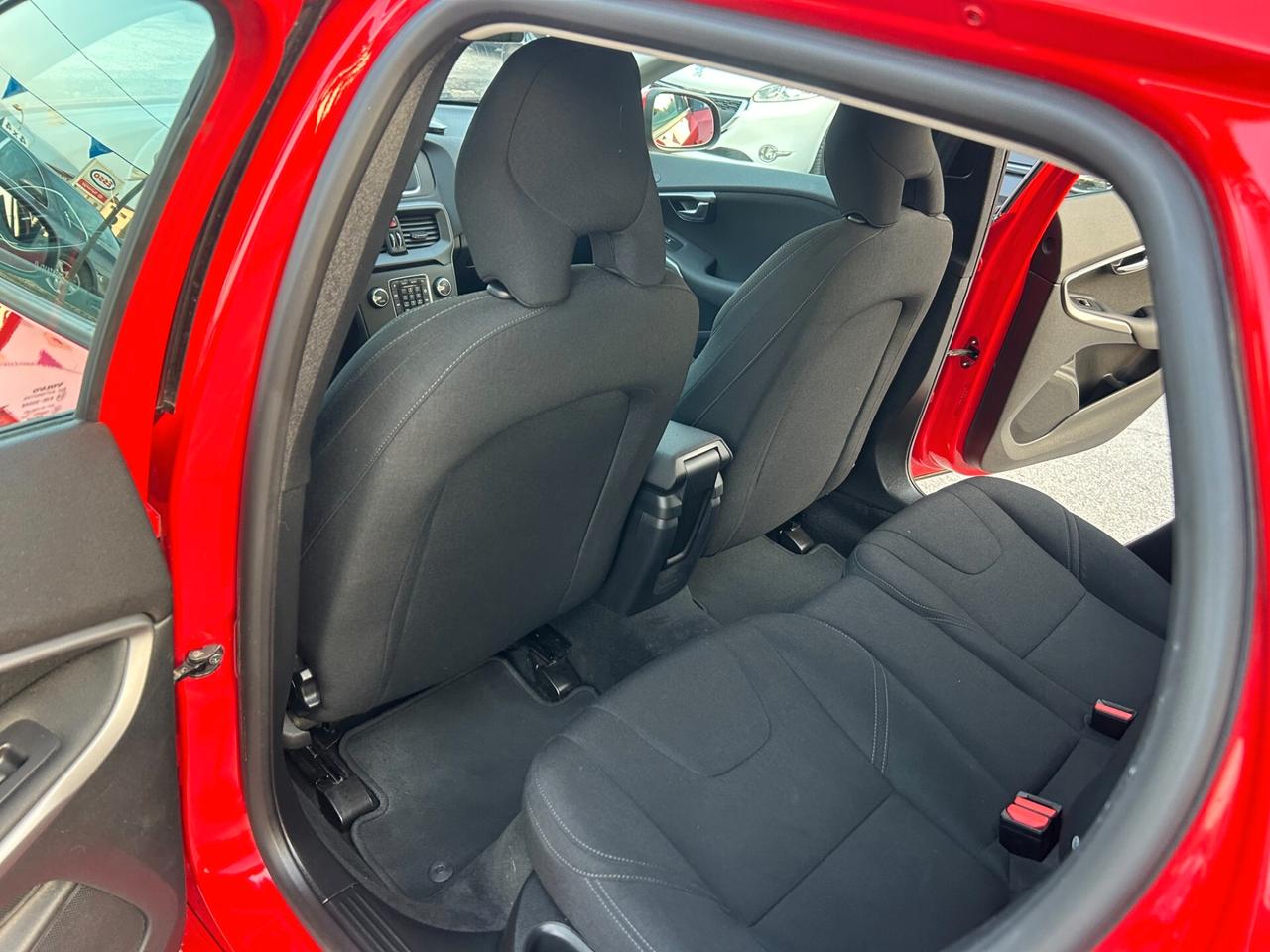 " UNA BOMBA " Volvo V40 D2 BUSINESS SPORT