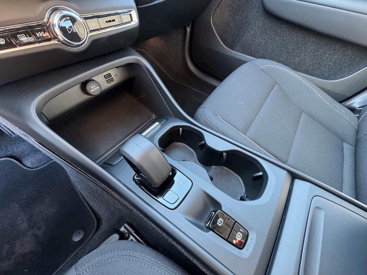 Volvo XC40 T3 Automatica Momentum Pro