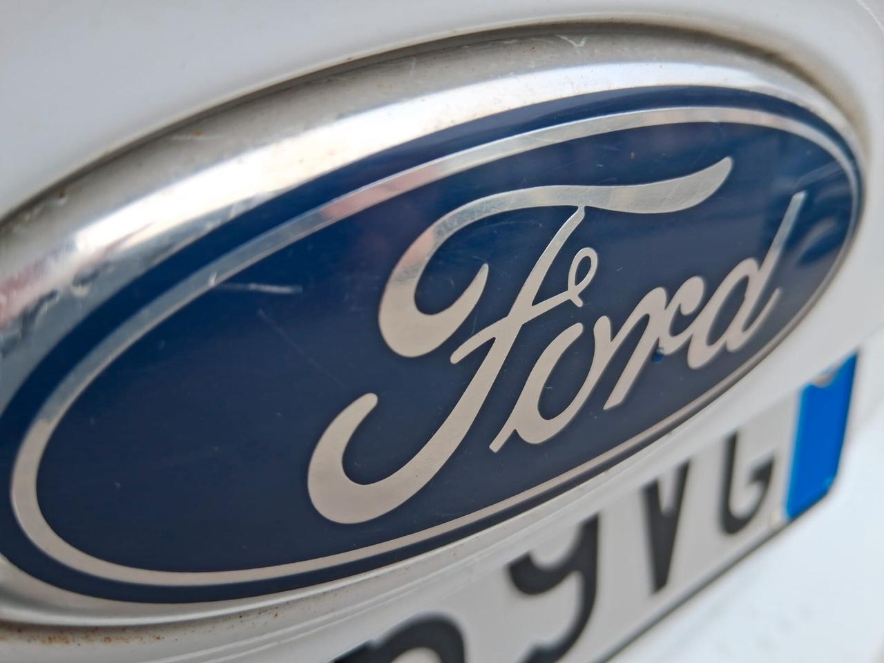 Ford Focus 1.6 105 CV