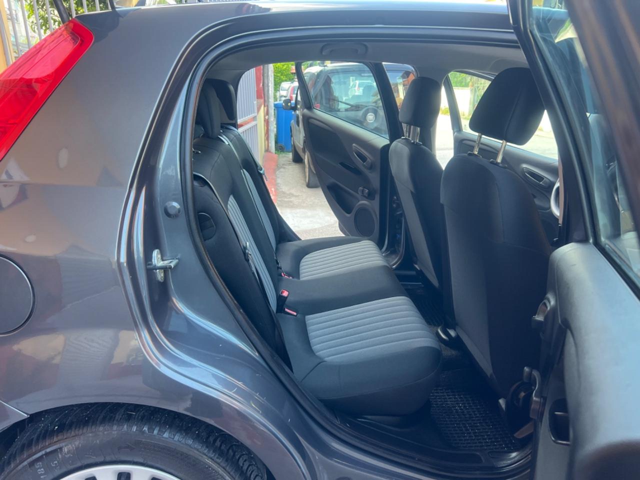 Fiat Punto 1.3 MJT II S&S 95 CV 5 porte Street